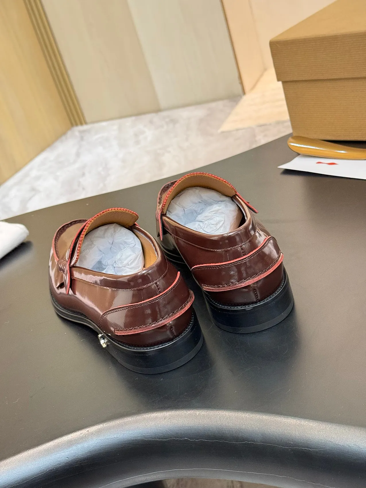 💰960 ••New real shots••CL～High-end men’s 👔Casual•loafers with red soles! ••🆑Genuine and top-quality goods from original orders ••✅💯 Purchase goods from top-quality original orders! Original imported patterned cowhide ➕Imported cowhide lining ➕Cowhide feet ➕Original leather outsole~🉑️Feel free to compare the authentic ones! Size: 39-44 (38.45.46.47 can be customized)